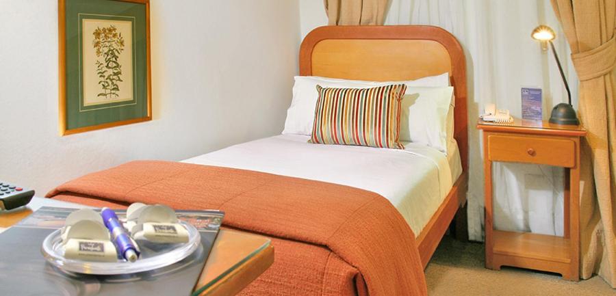 Hotel Presidente Сантьяго Экстерьер фото